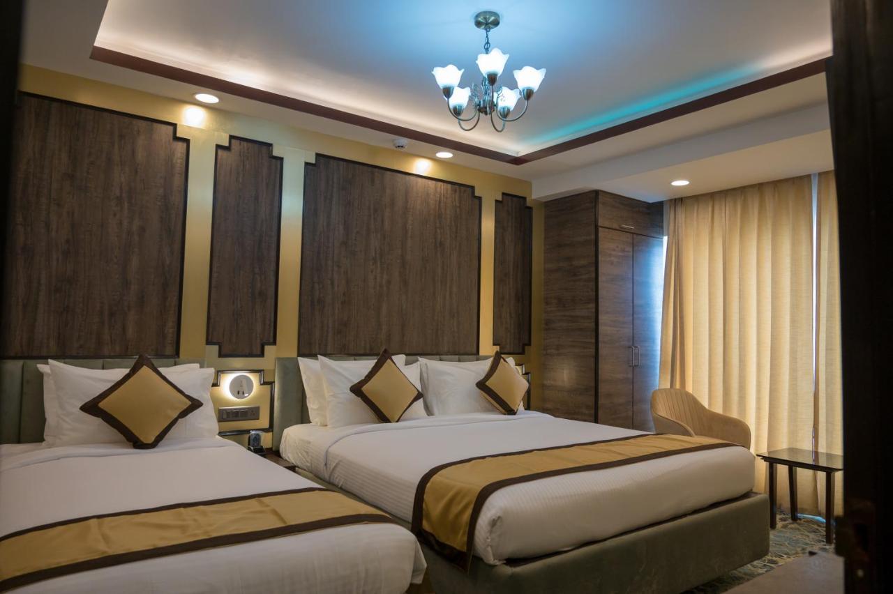 Golden Retreat Hotel Baharampur Exterior foto