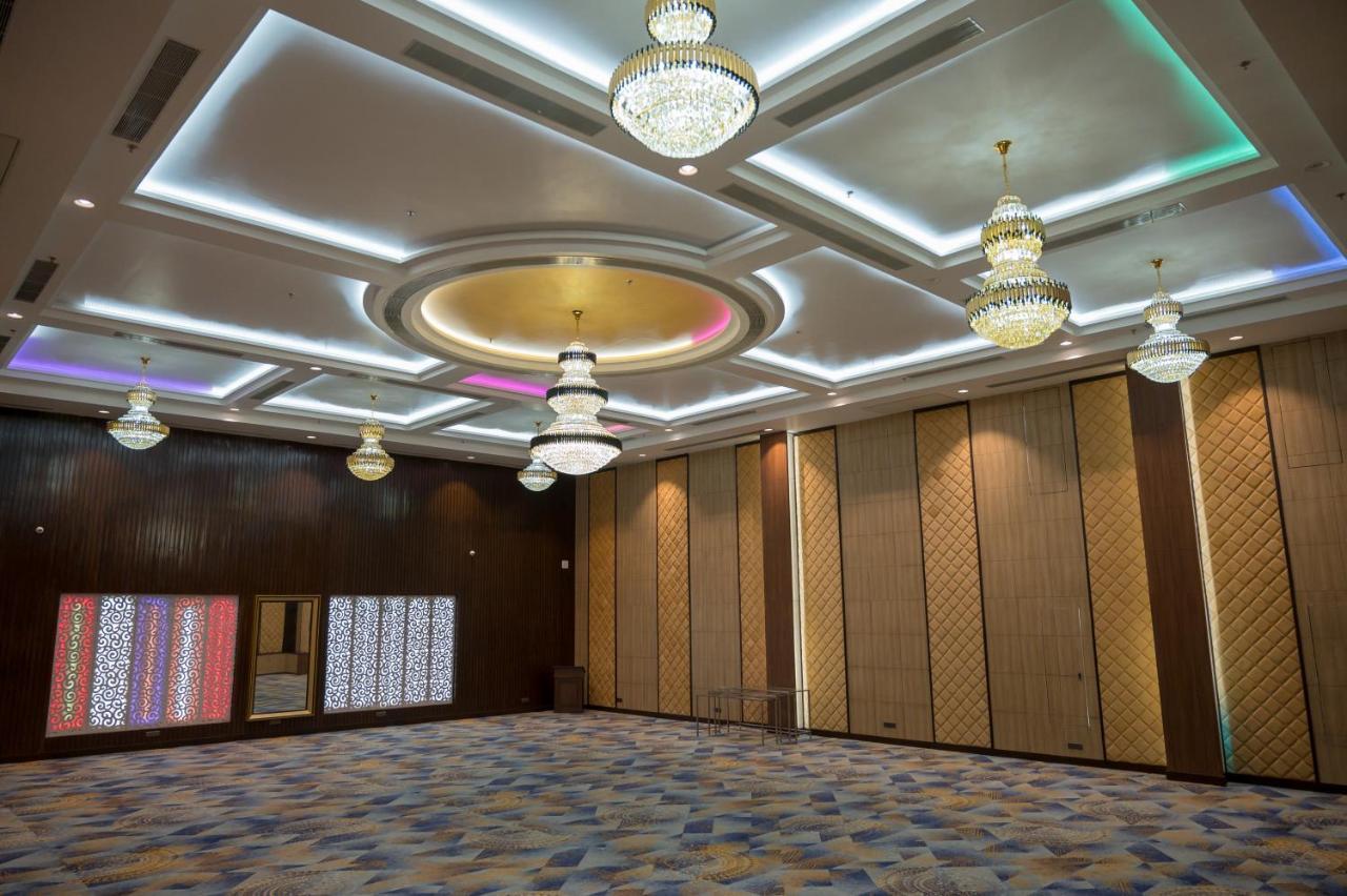 Golden Retreat Hotel Baharampur Exterior foto