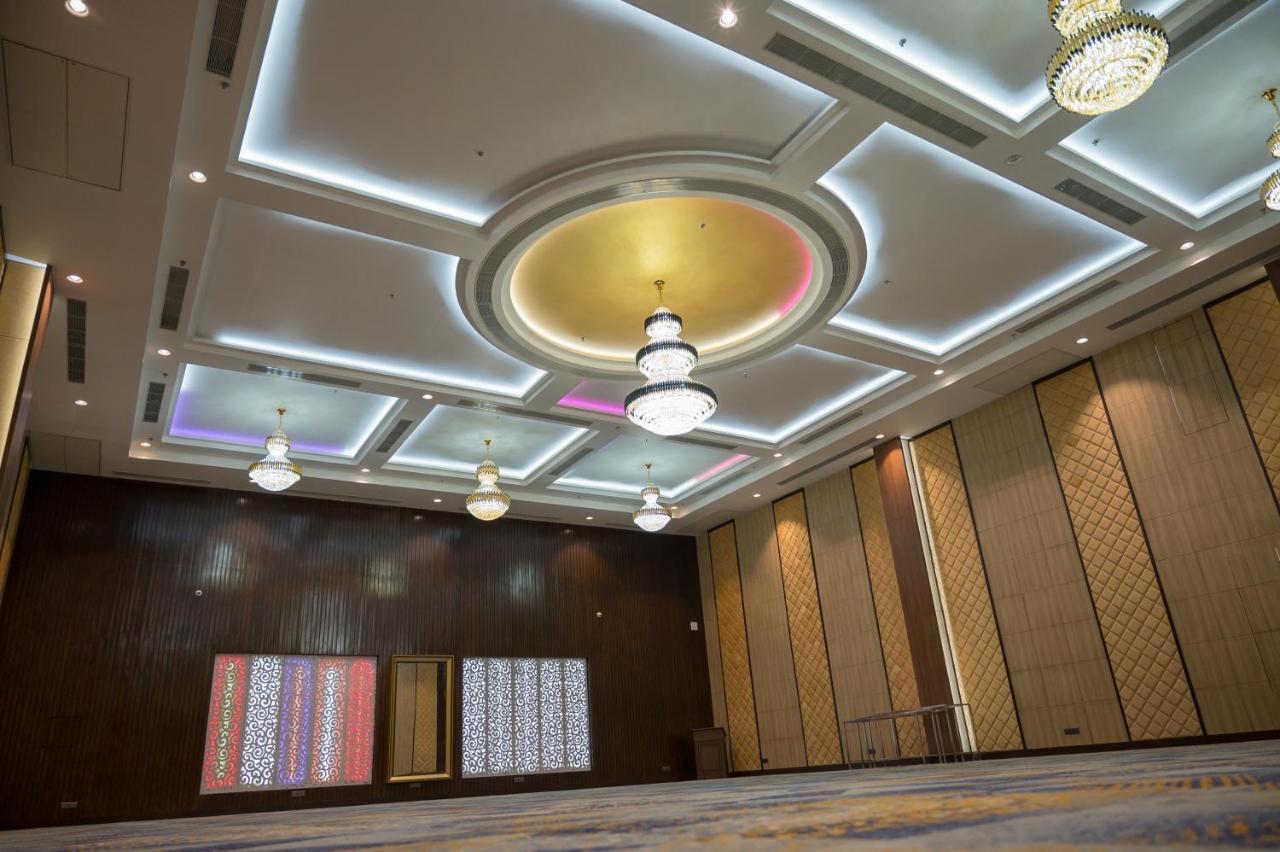 Golden Retreat Hotel Baharampur Exterior foto