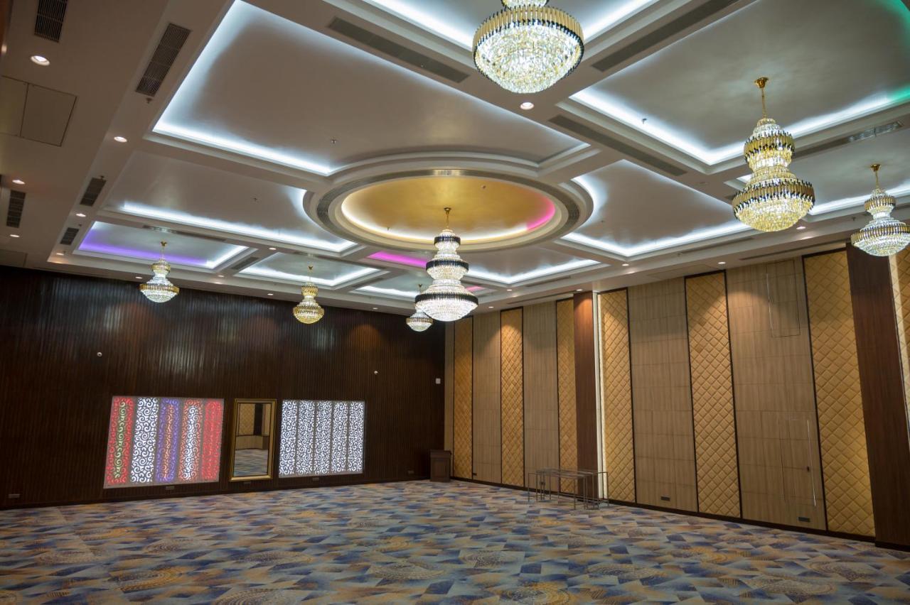 Golden Retreat Hotel Baharampur Exterior foto
